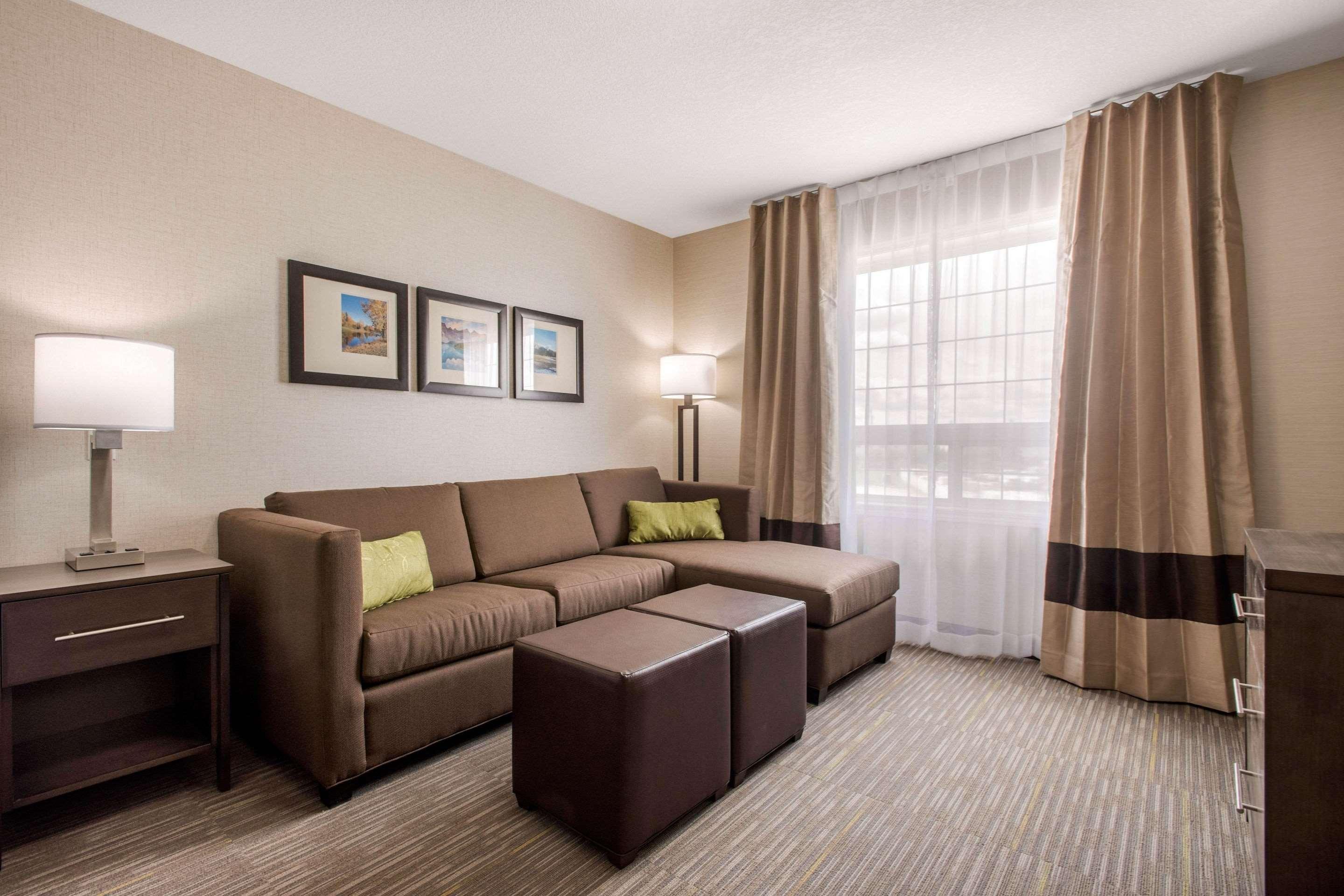 Comfort Inn&Suites Red Deer Buitenkant foto
