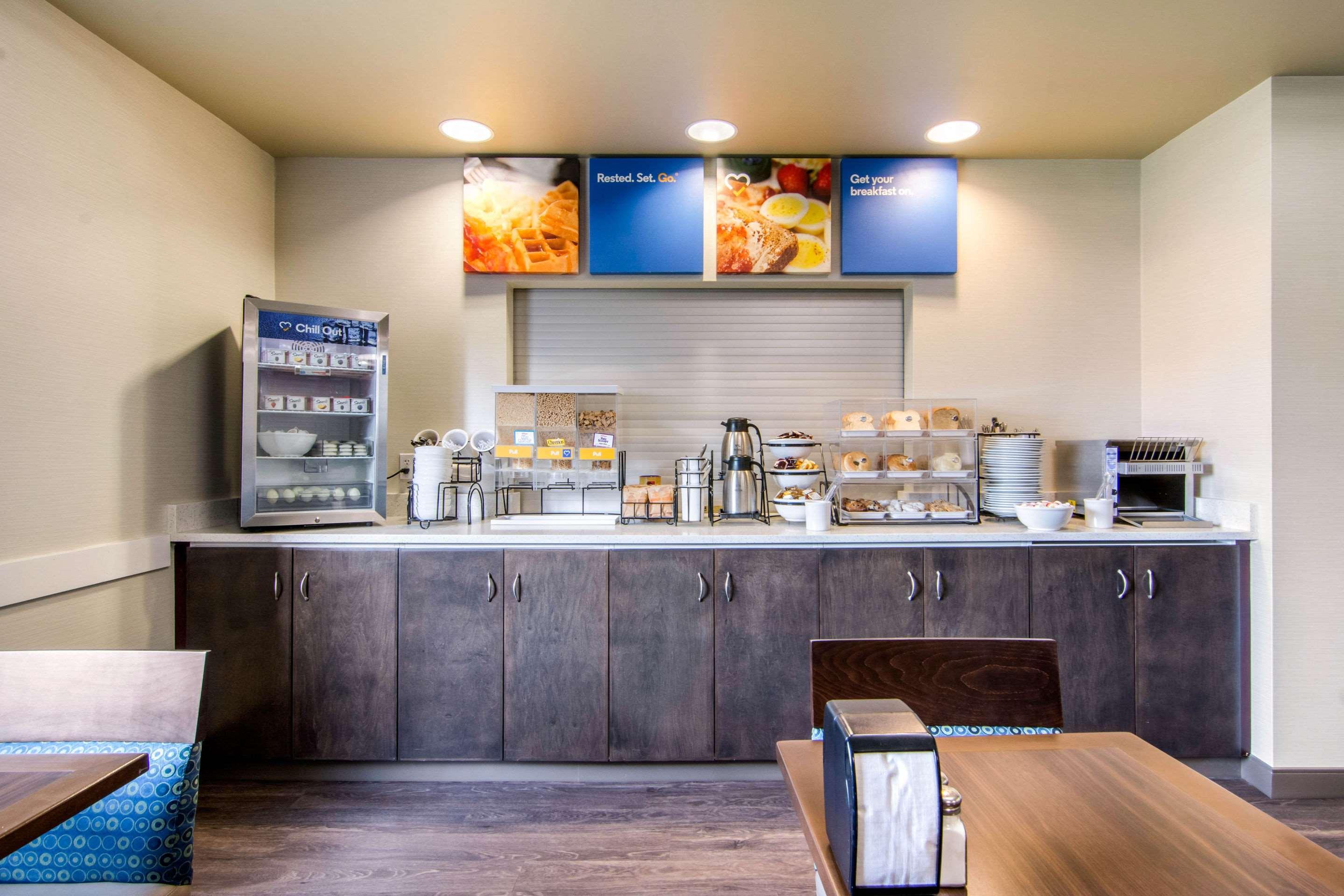 Comfort Inn&Suites Red Deer Buitenkant foto