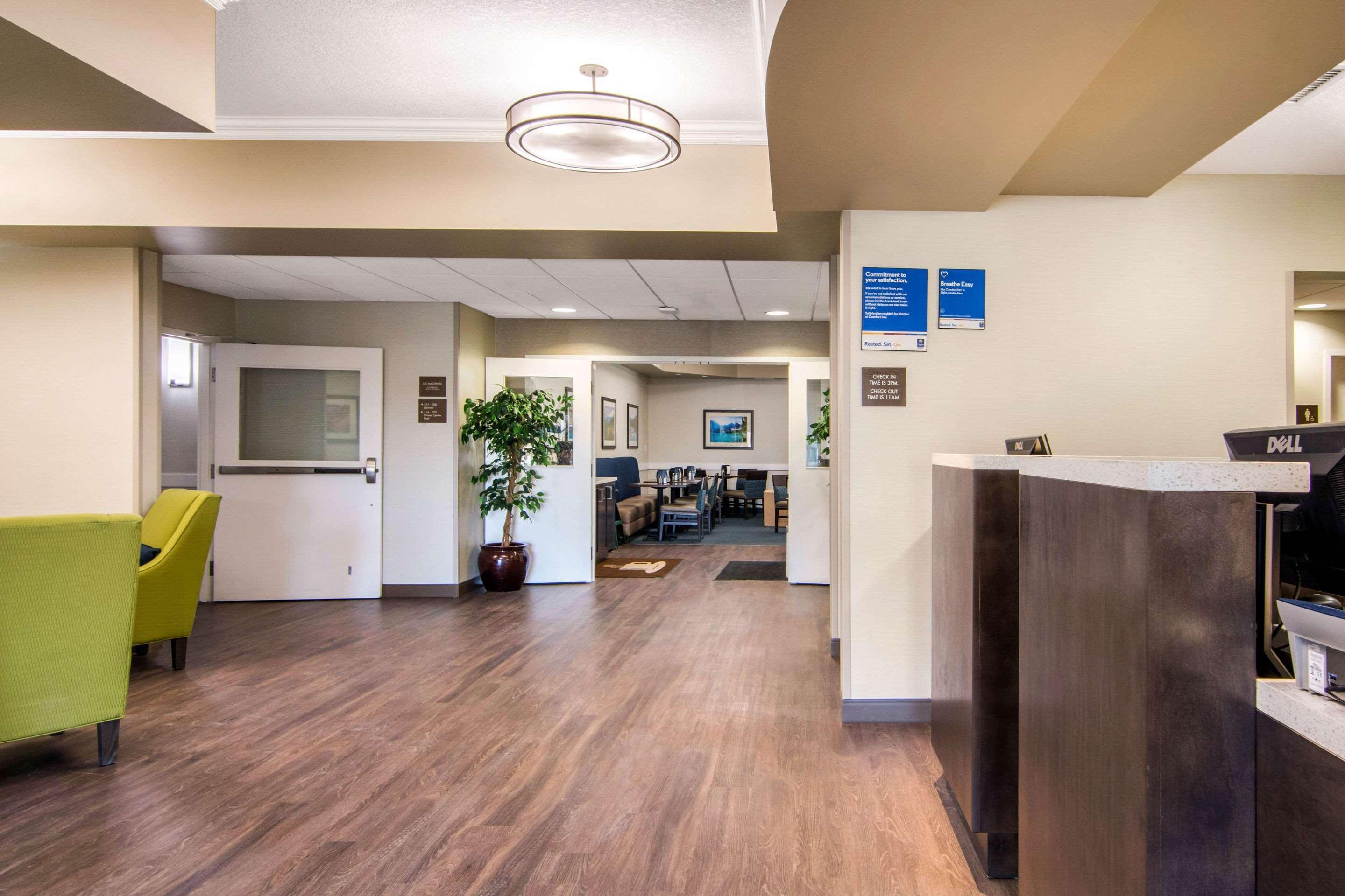 Comfort Inn&Suites Red Deer Buitenkant foto