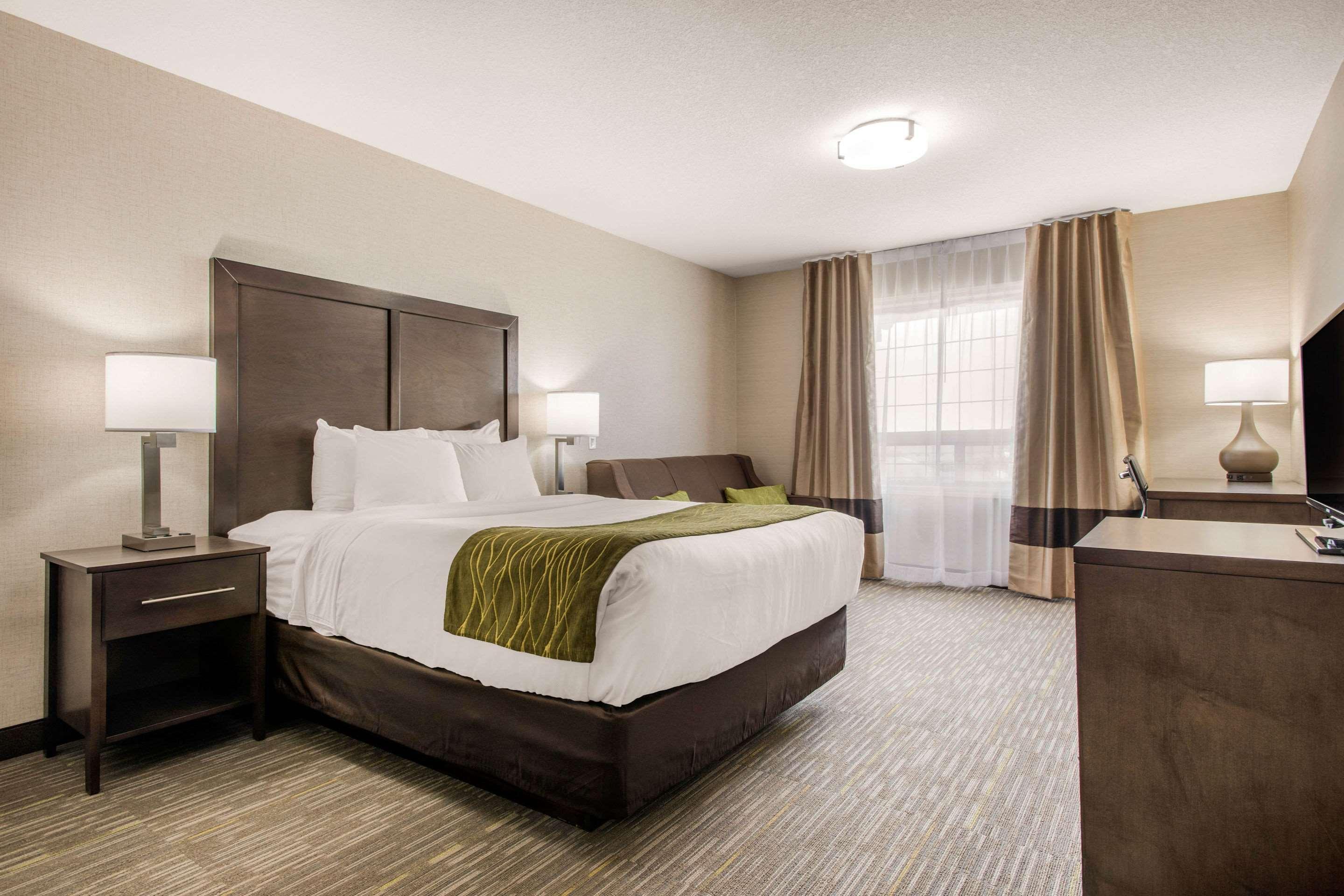 Comfort Inn&Suites Red Deer Buitenkant foto