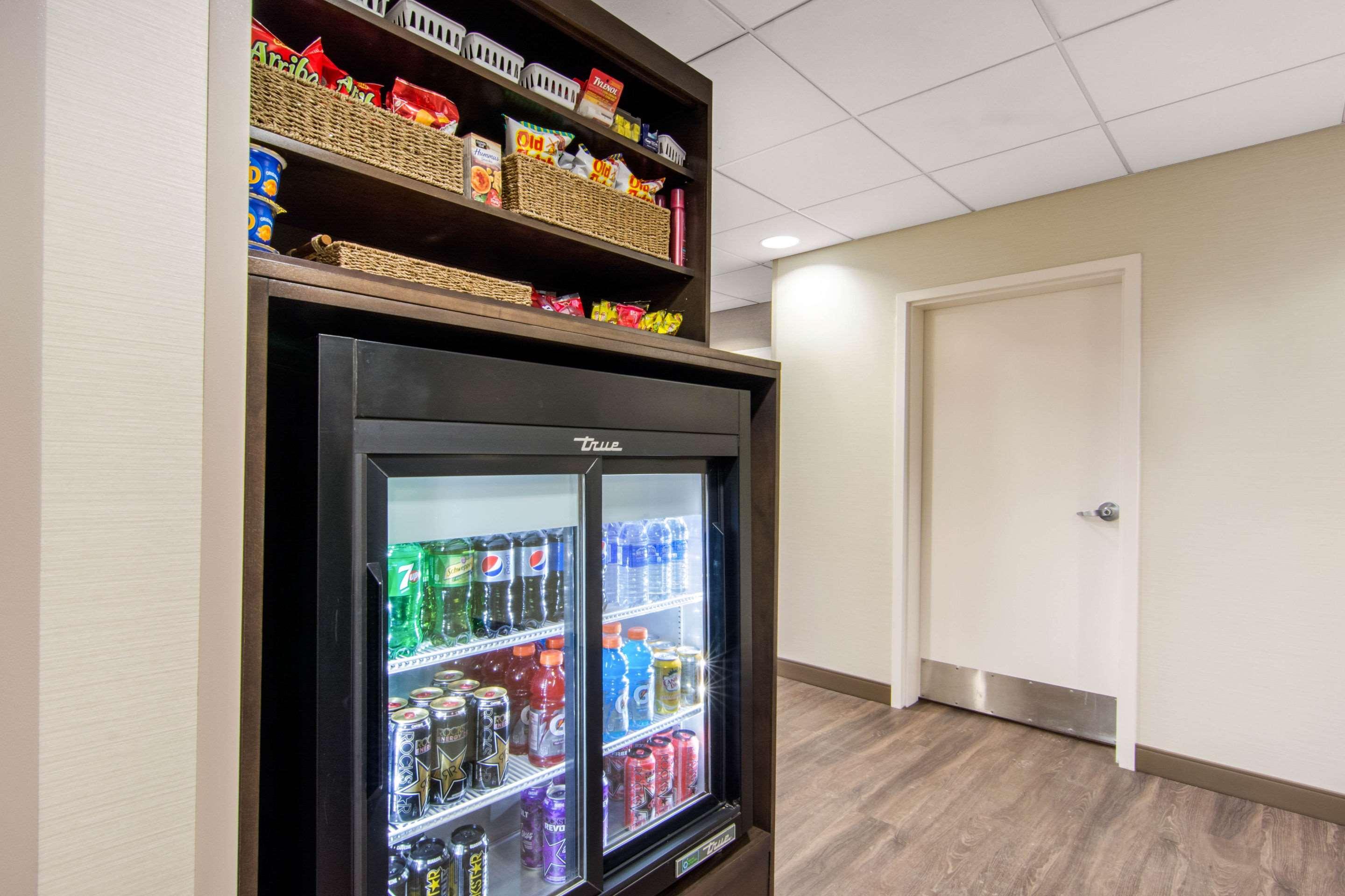 Comfort Inn&Suites Red Deer Buitenkant foto