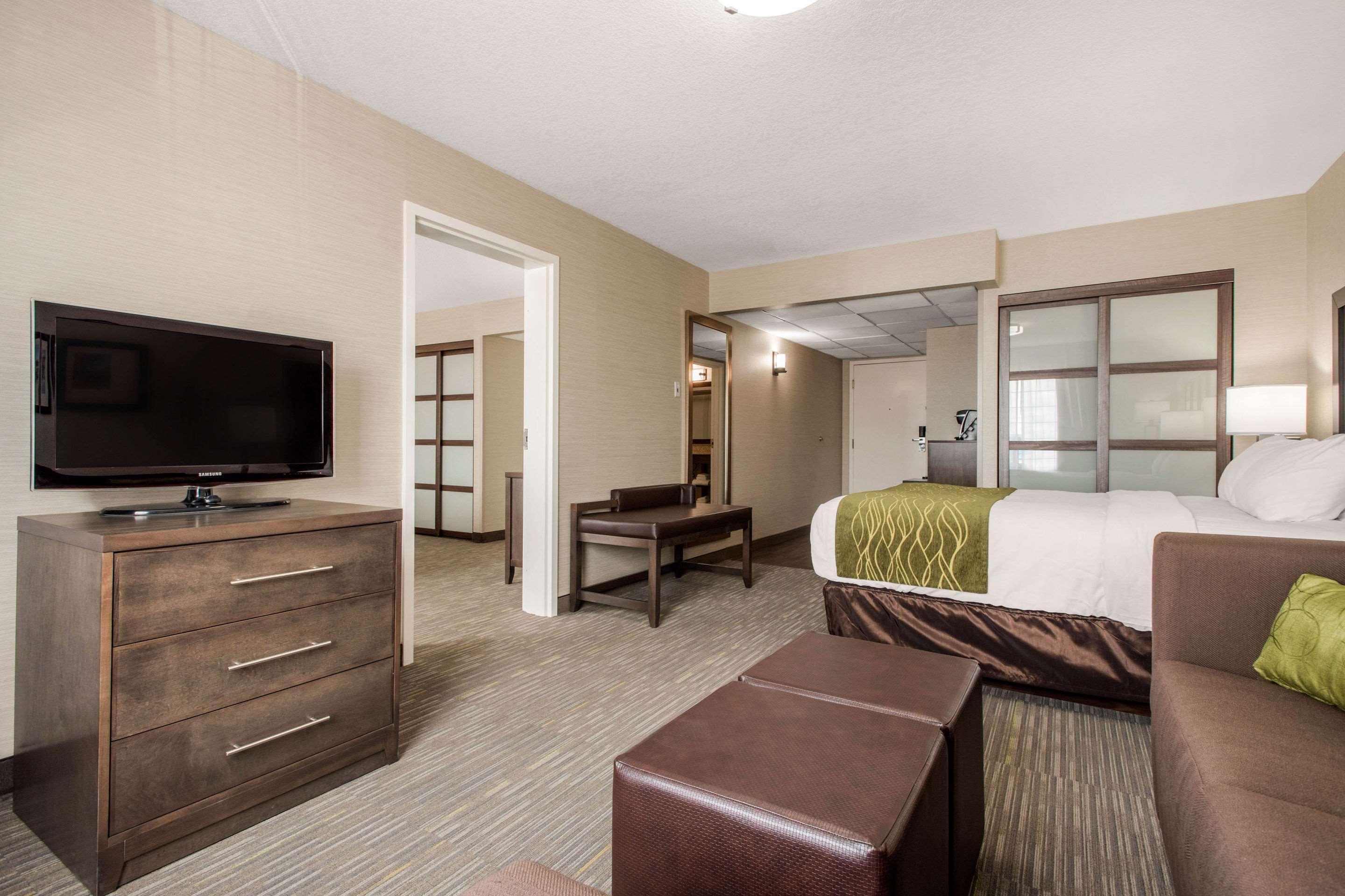 Comfort Inn&Suites Red Deer Buitenkant foto